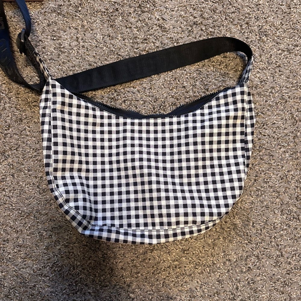 BAGGU Black and White Gingham Medium Crescent Bag